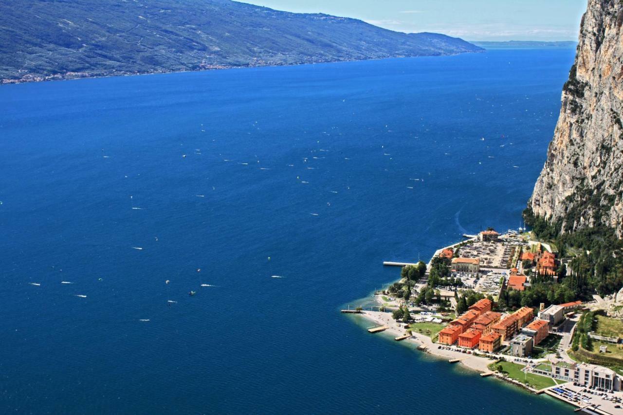 Campione Splendid View By Gardadomusmea Apartman Campione del Garda Kültér fotó